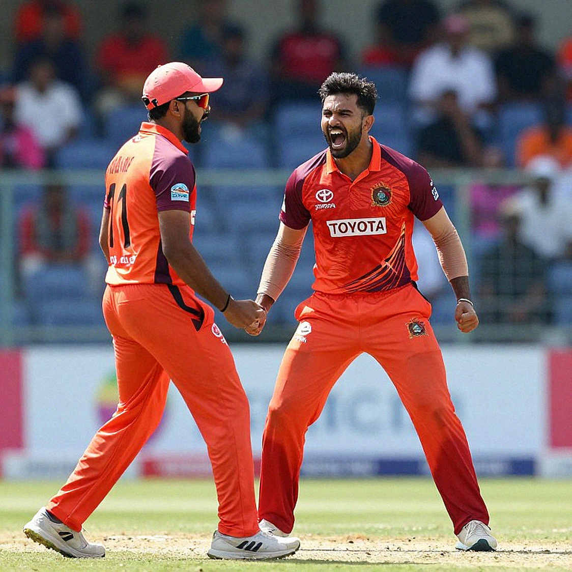 রেনশের ১৯০ আর ডারবানের ছায়া: ৩৬৩ রানের লিড কি নিয়ন্ত্রণ, নাকি সময়ের বিরুদ্ধে এক বাজি?